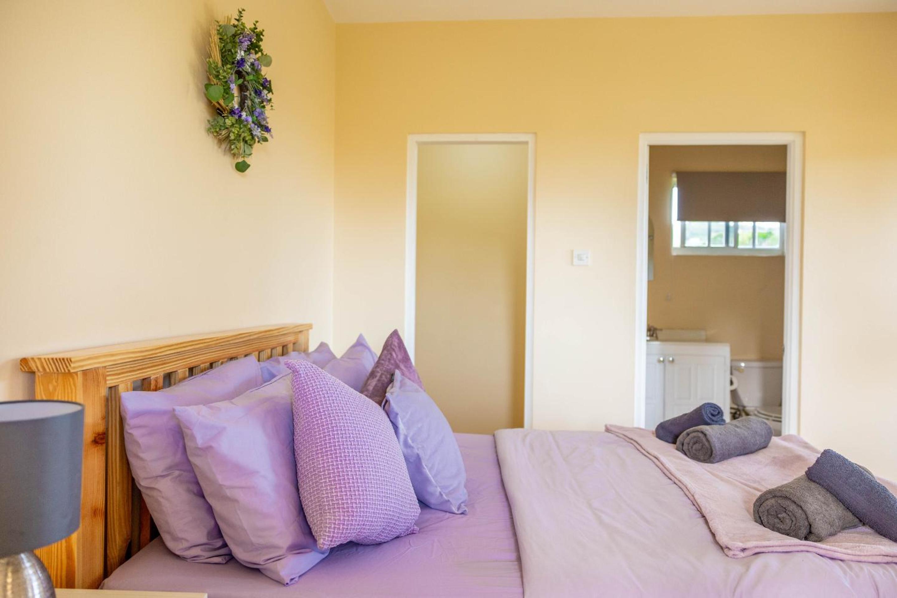 Pierocks Highgate Entire house with Free Parking and WI-FI view 5