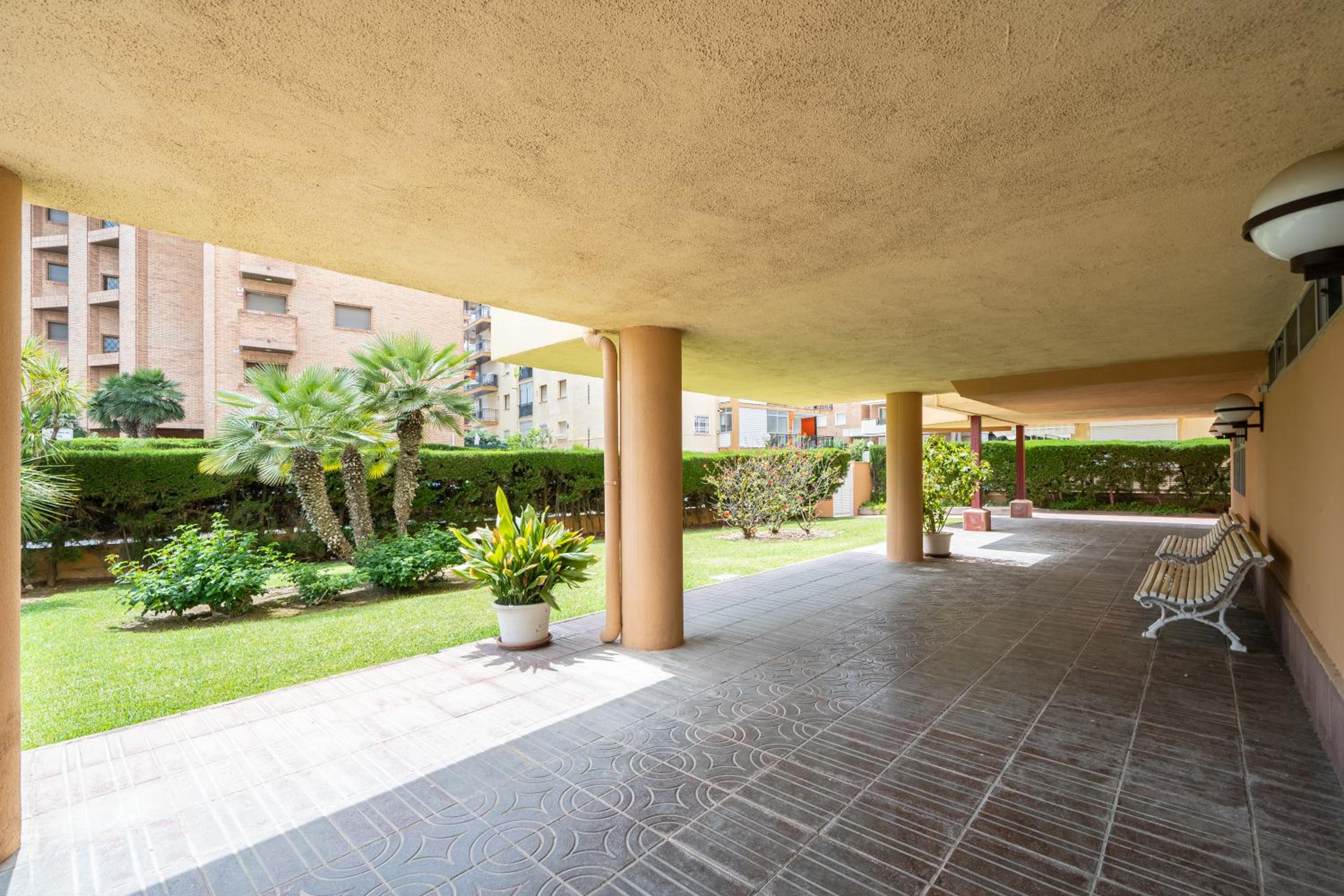 Luxury apartment with sea view and parking