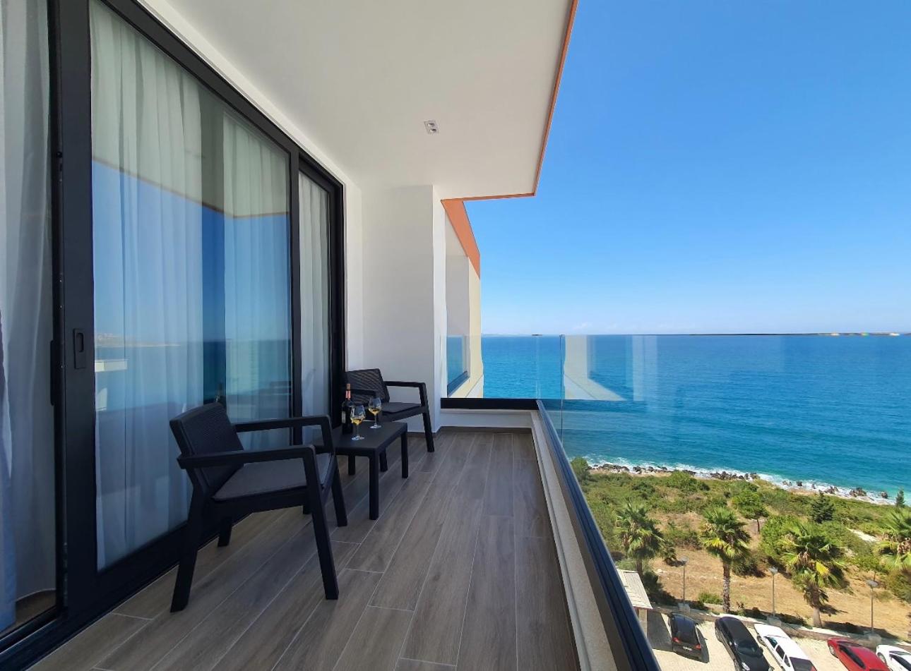 LOOKOUT Apartments