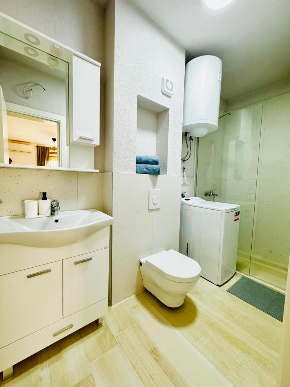 Apartman 10 with private parking view 5