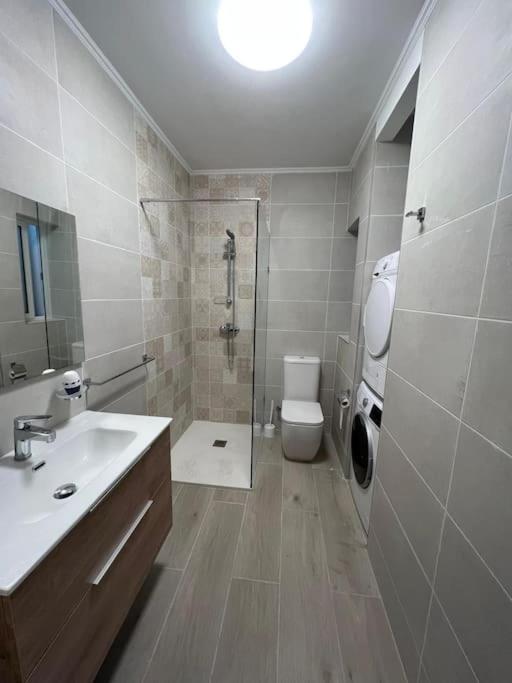 Sweet 1-bedroom penthouse in the heart of it all view 2