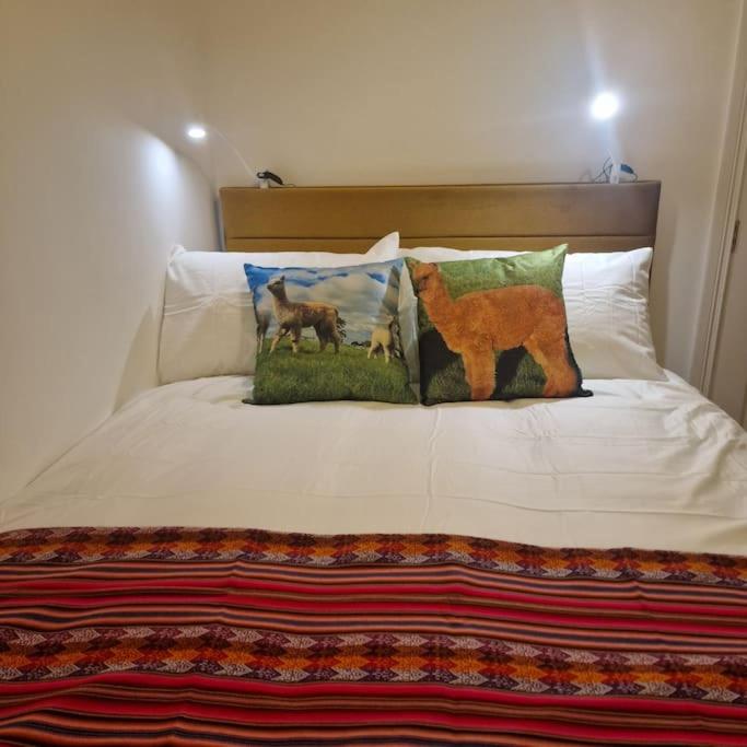The Alpaca Farmhouse with hot tub and complimentary alpaca experience view 2