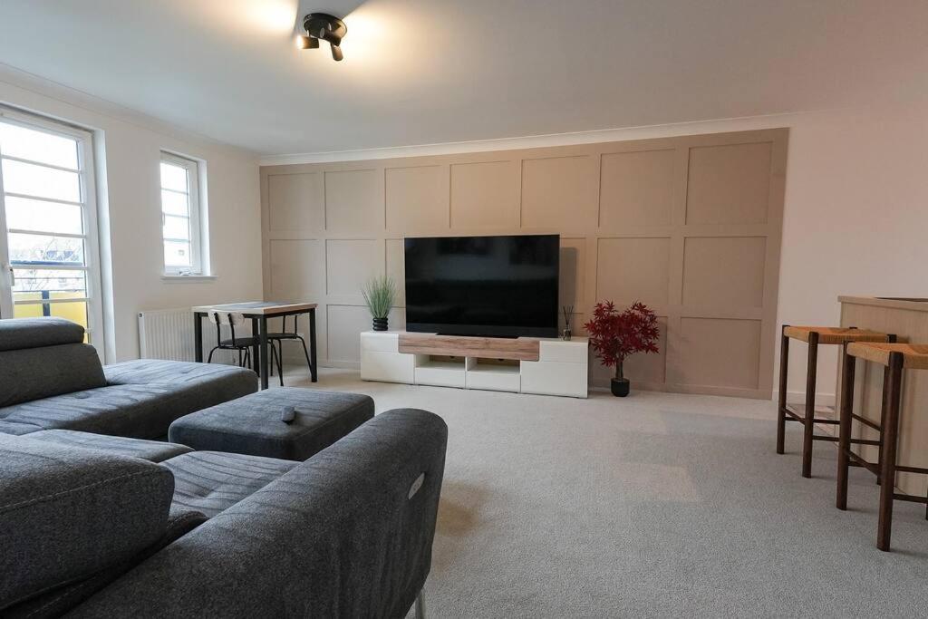 Whiteside Apartment