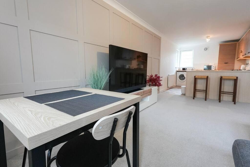 Whiteside Apartment