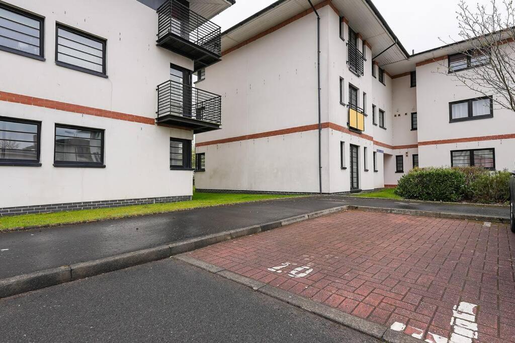 Whiteside Apartment