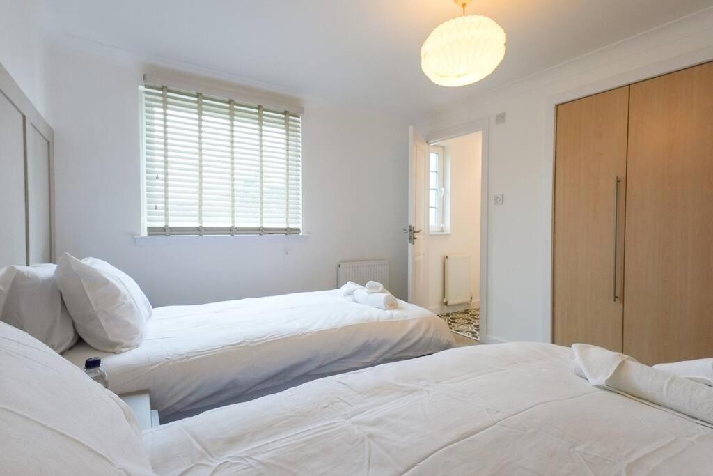 Whiteside Apartment
