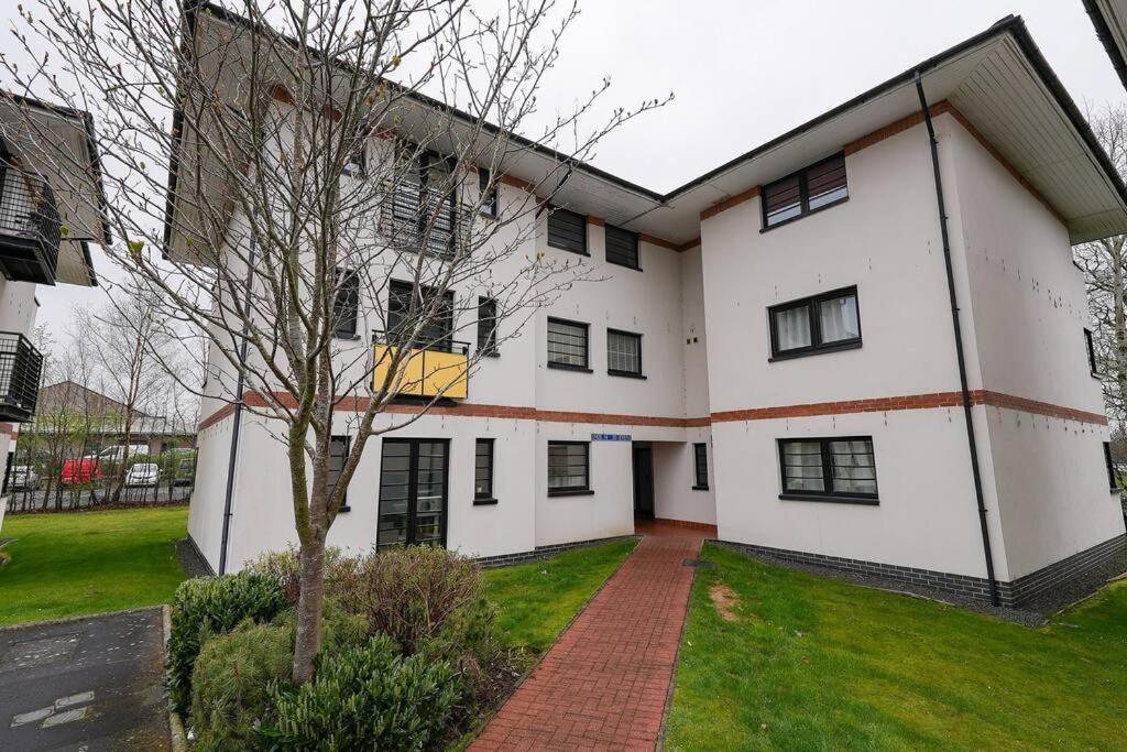 Whiteside Apartment