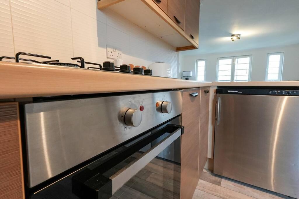 Whiteside Apartment