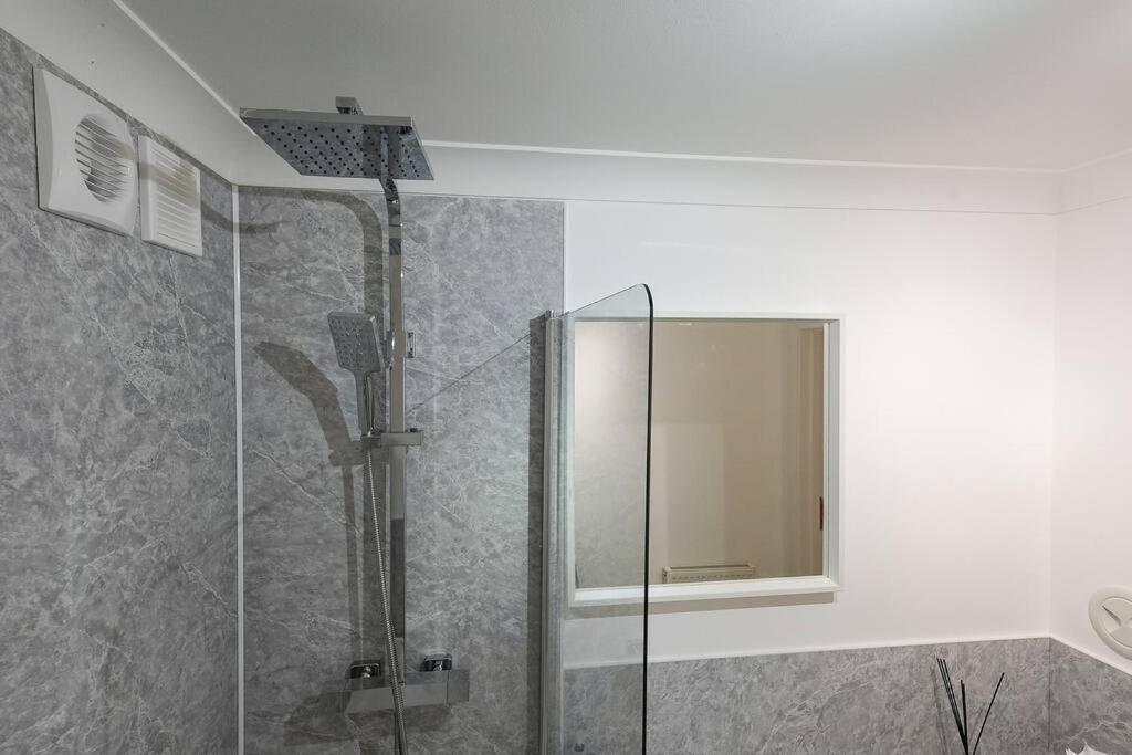 Whiteside Apartment