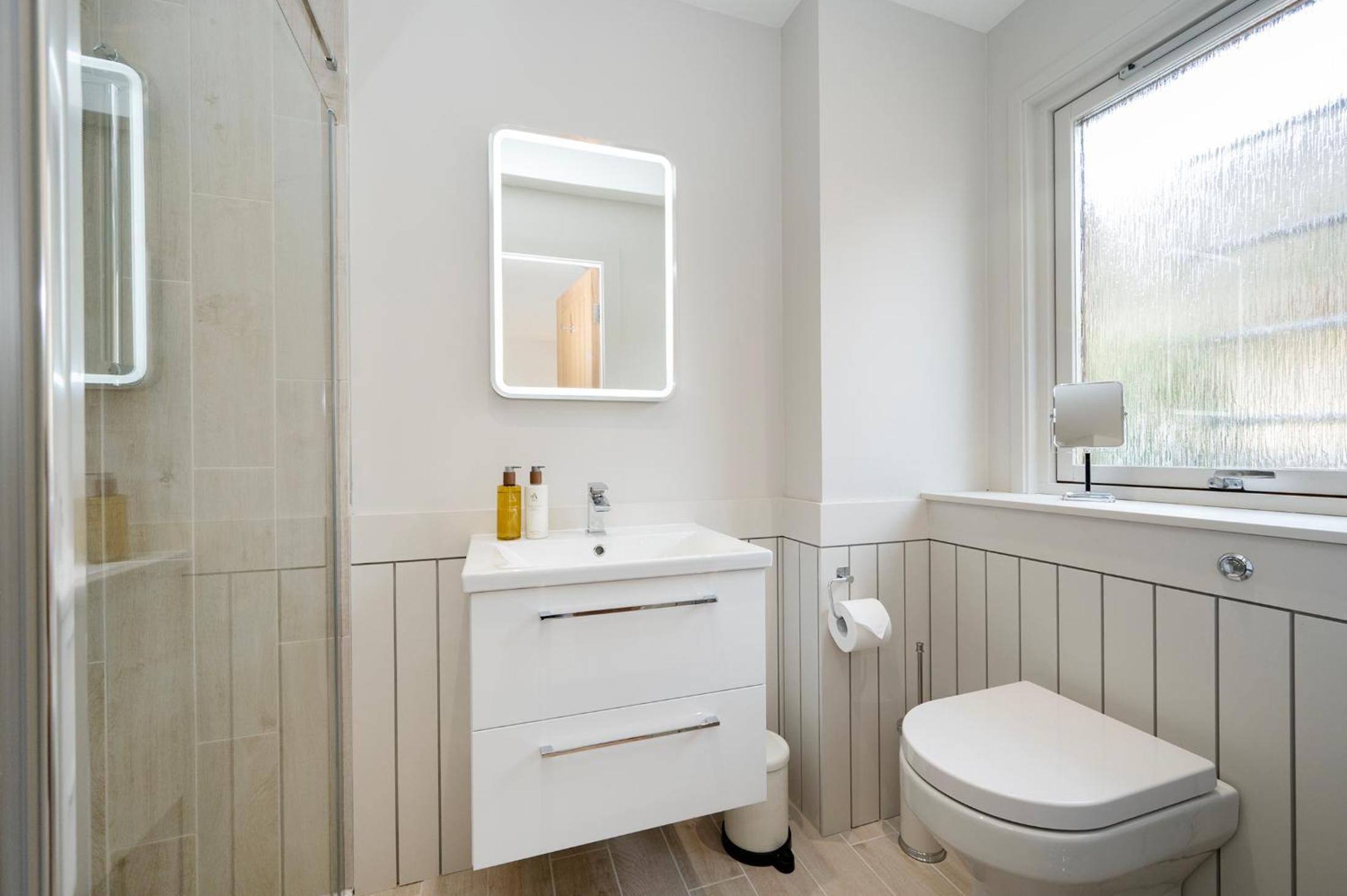 Greenwood - Stunning Scandinavian Style Home in the heart of Ballater Royal Deeside