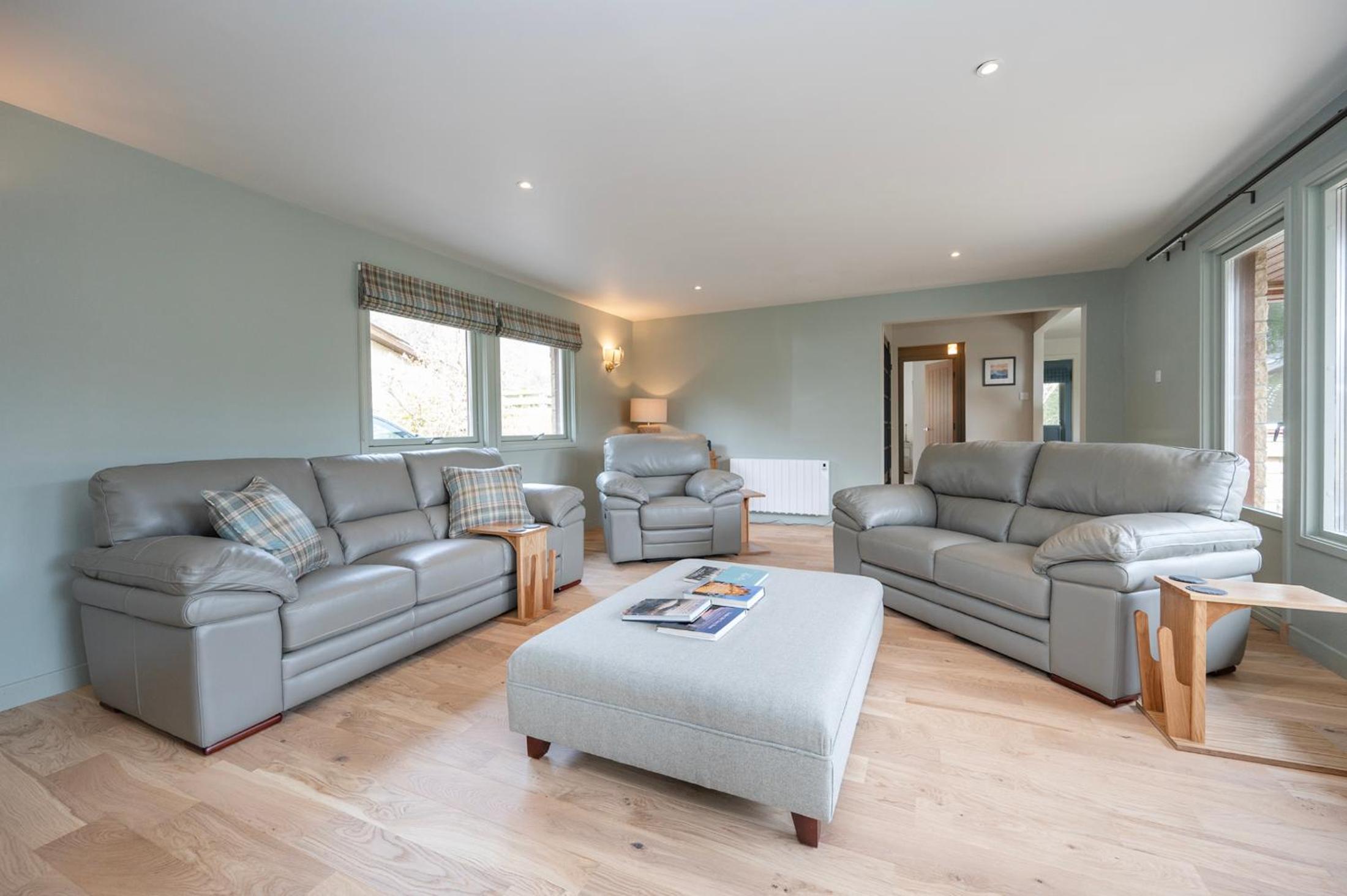 Greenwood - Stunning Scandinavian Style Home in the heart of Ballater Royal Deeside