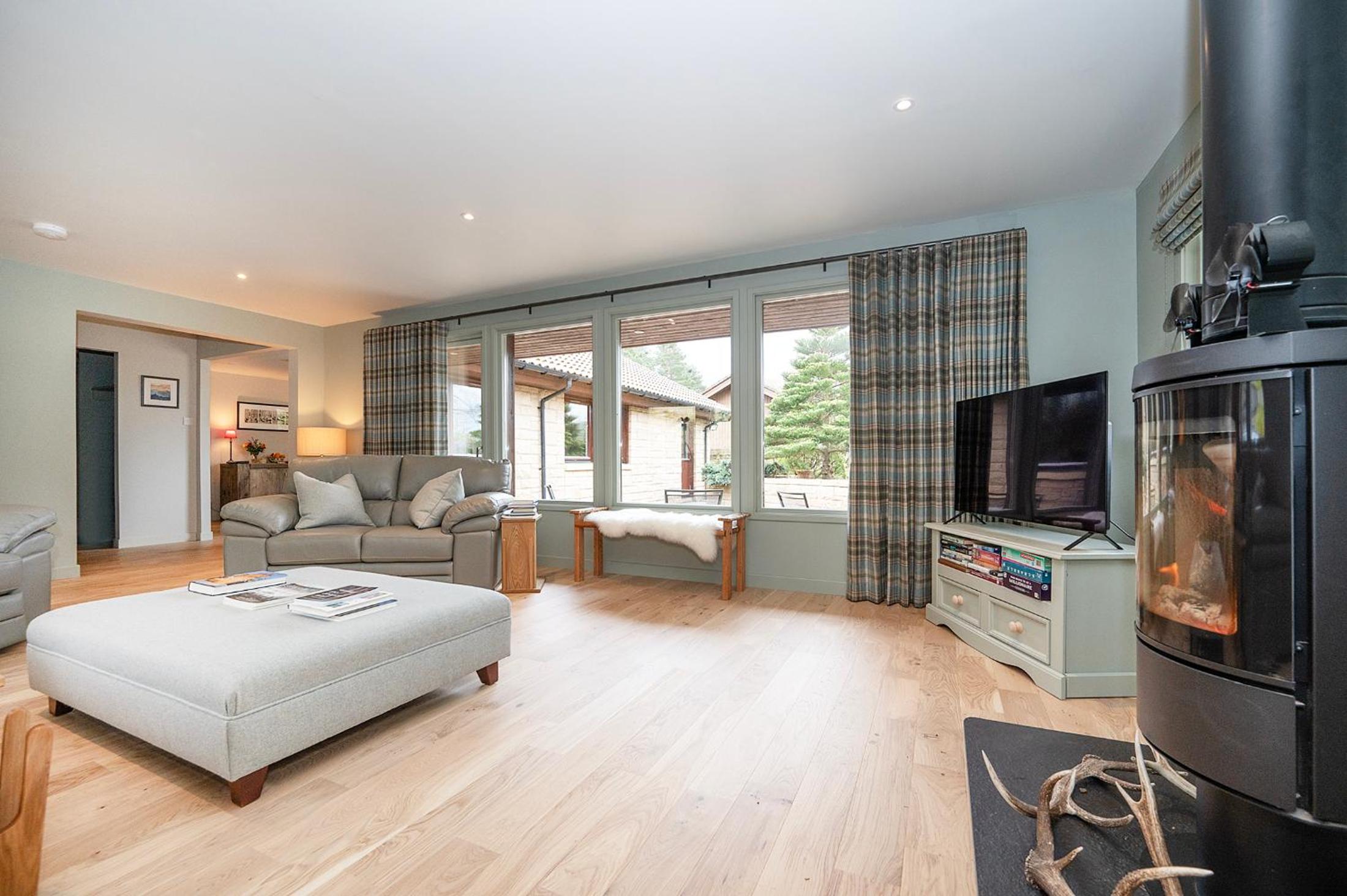 Greenwood - Stunning Scandinavian Style Home in the heart of Ballater Royal Deeside
