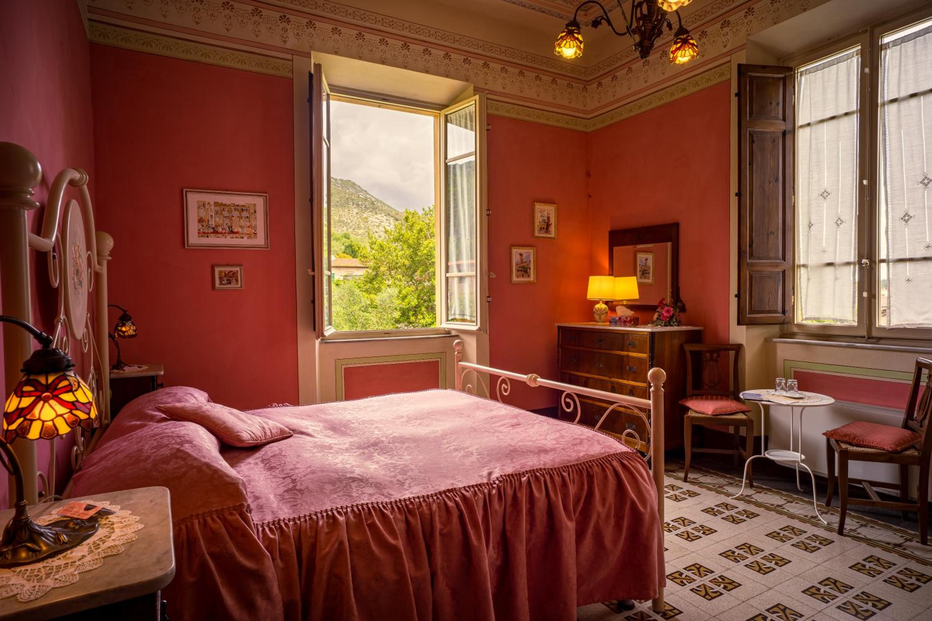 Marta Guest House