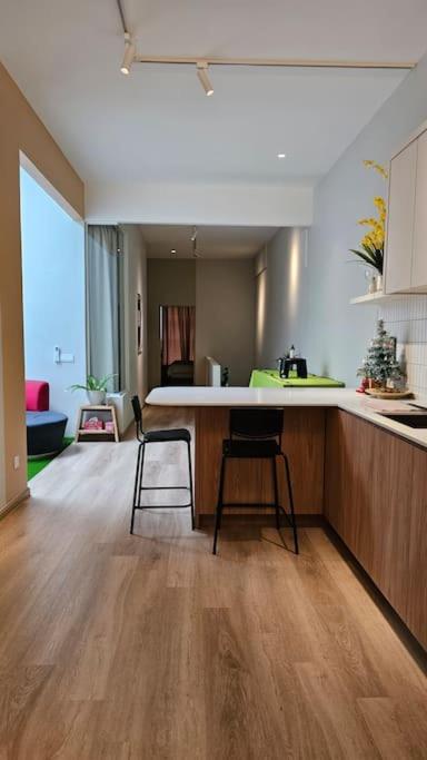 Large 11 Pax BIG Group Adult Stay, 5 BR, Alma BM, Weddding, Gathering, Work Stay