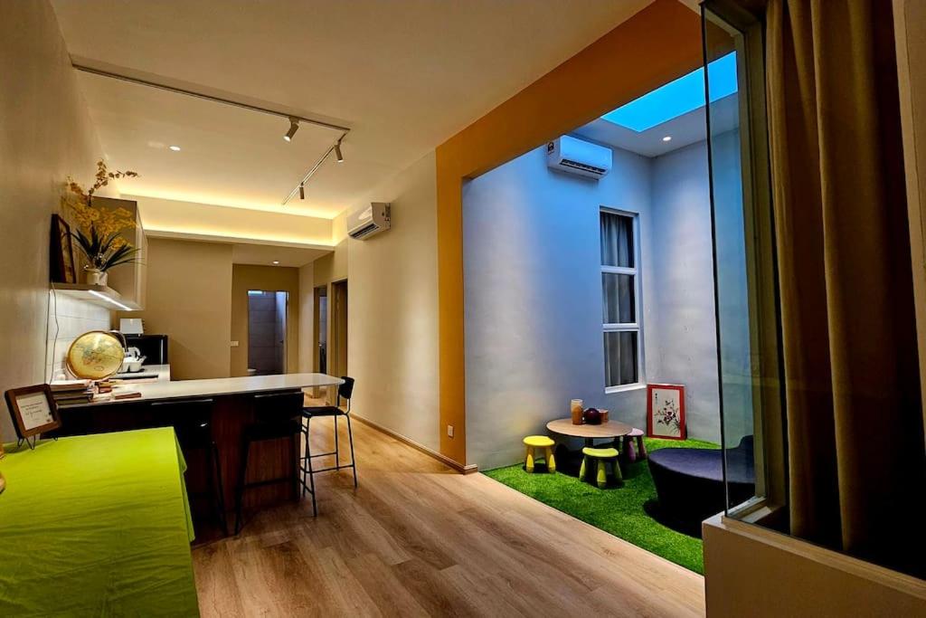 Large 11 Pax BIG Group Adult Stay, 5 BR, Alma BM, Weddding, Gathering, Work Stay