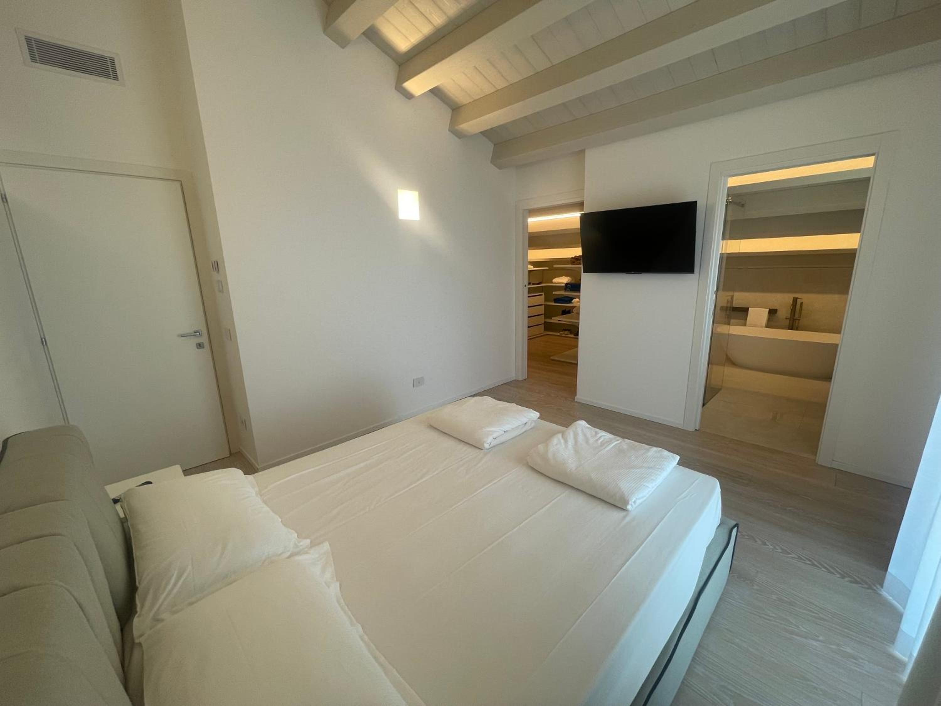 Haus Margarete - Attico Infinity Vista Mare con Jacuzzi - Agenzia Cocal photo 5