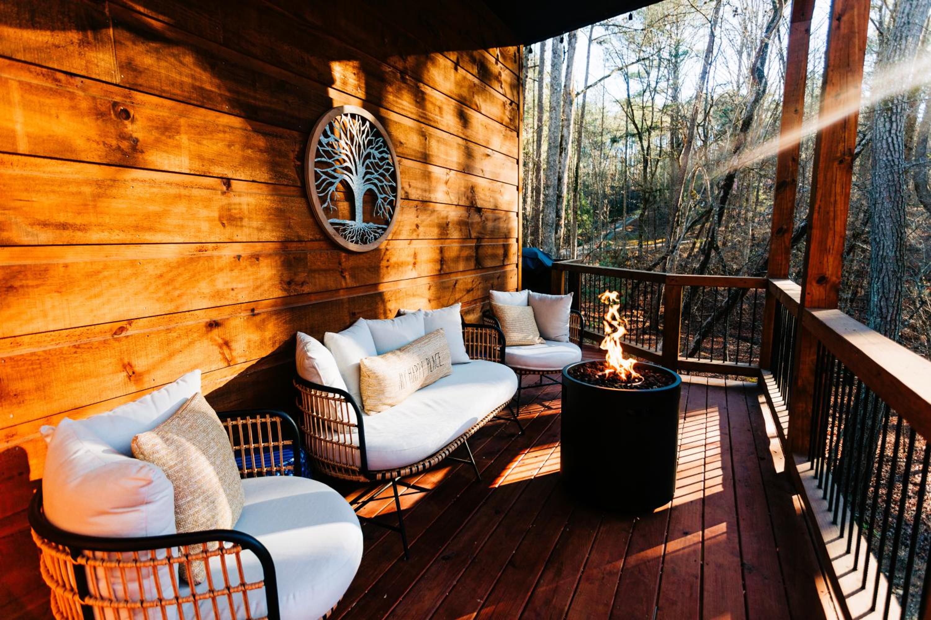 Luxie Bear Retreat view 5