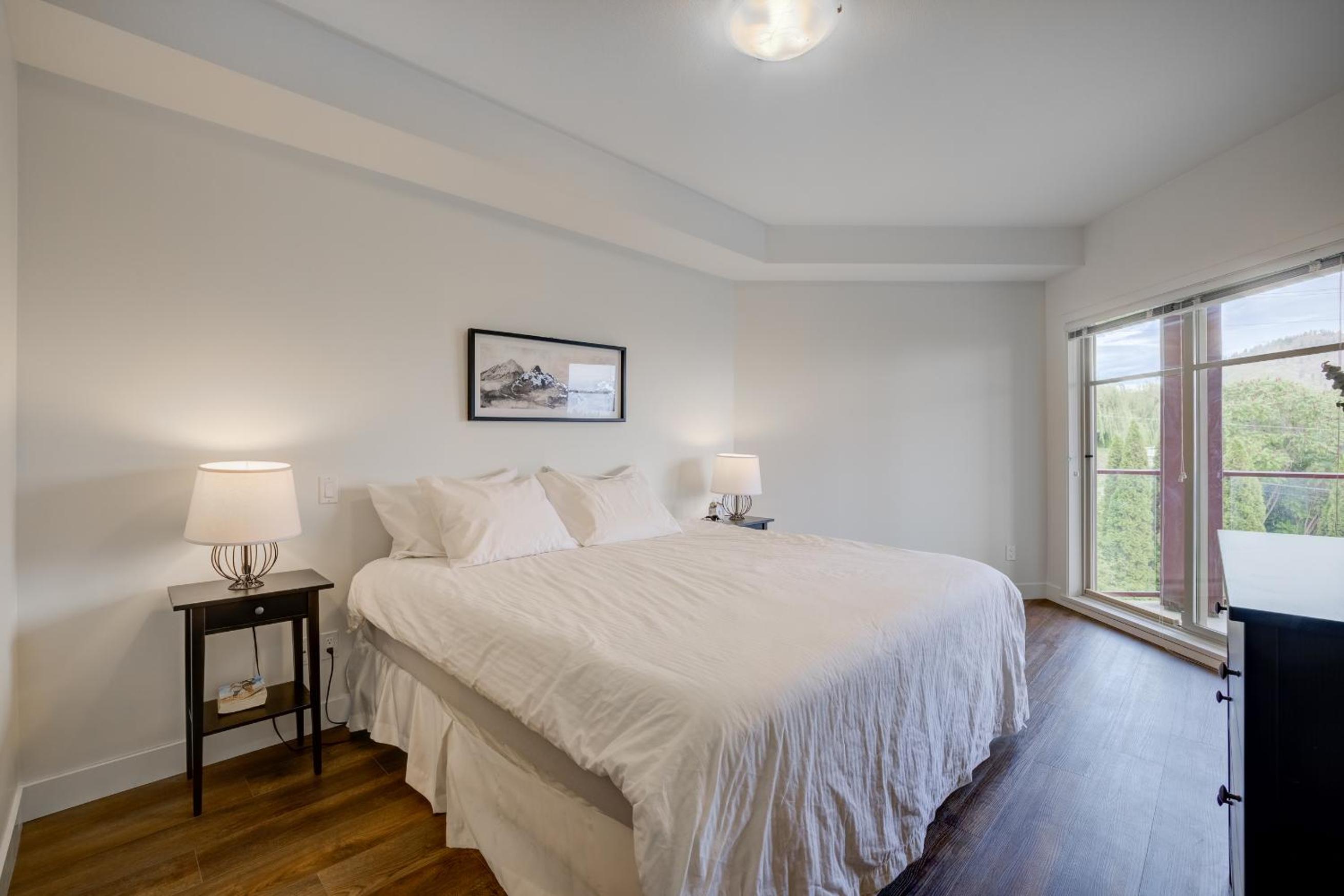 Corner Unit with Sprawling Deck and Views Unit 204