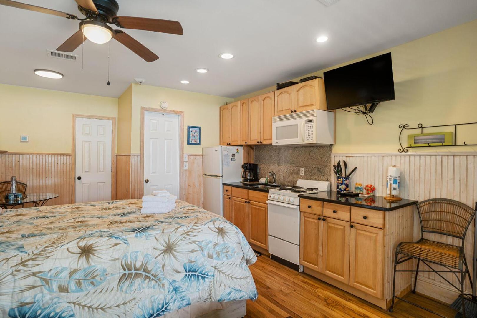 515 Sunsuite view 4