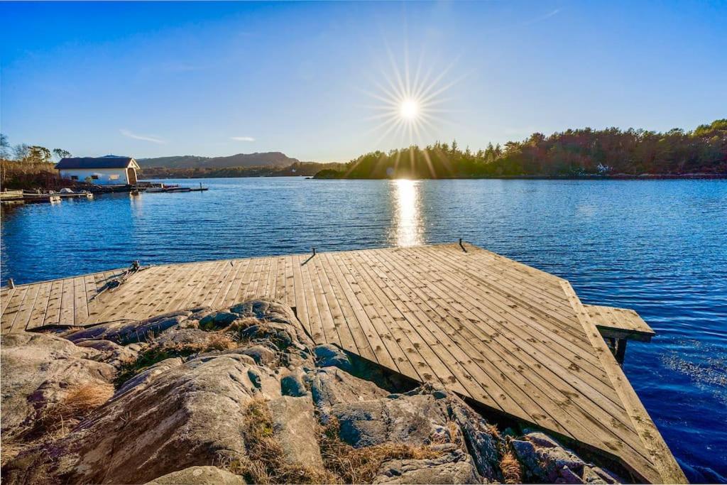 Waterfront Villa w/Boat&kayaks. 15min from Bergen view 3