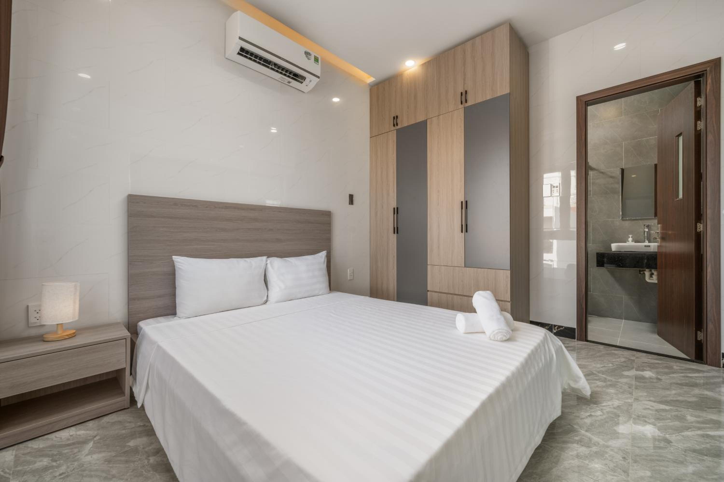 T P Residence - Sauna, Jacuzzi Bathtub- Full AC view 5
