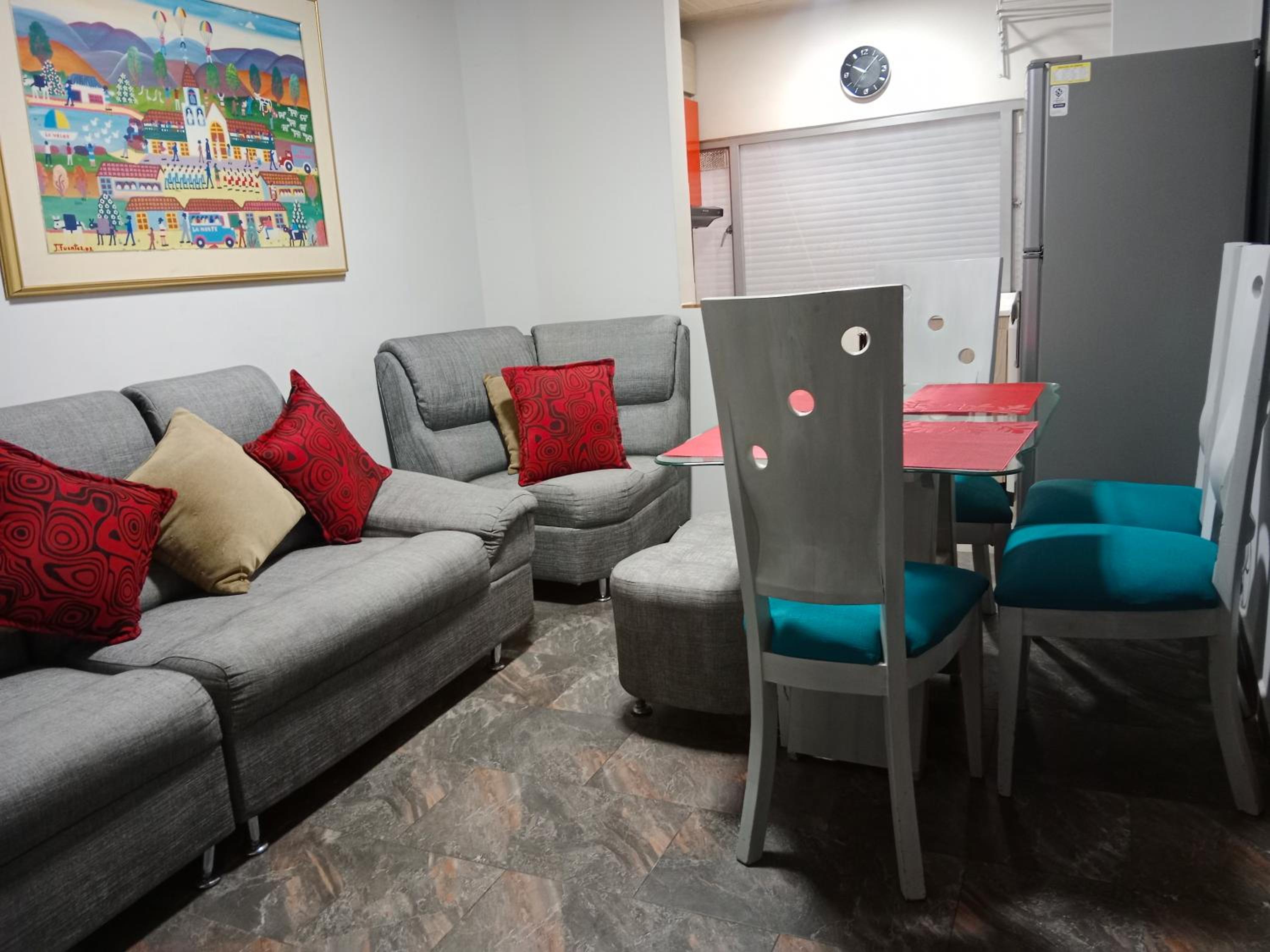 Apartamento amoblado cerca al aeropuerto el dorado view 4