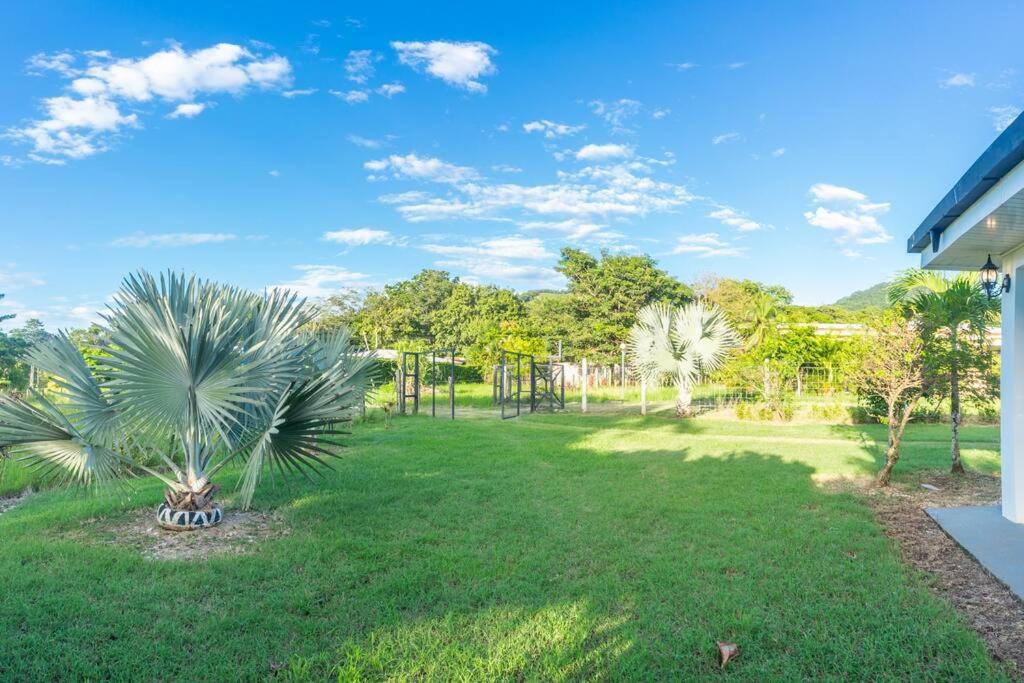 Samara Sunshine Retreat: Cozy Countryside Haven