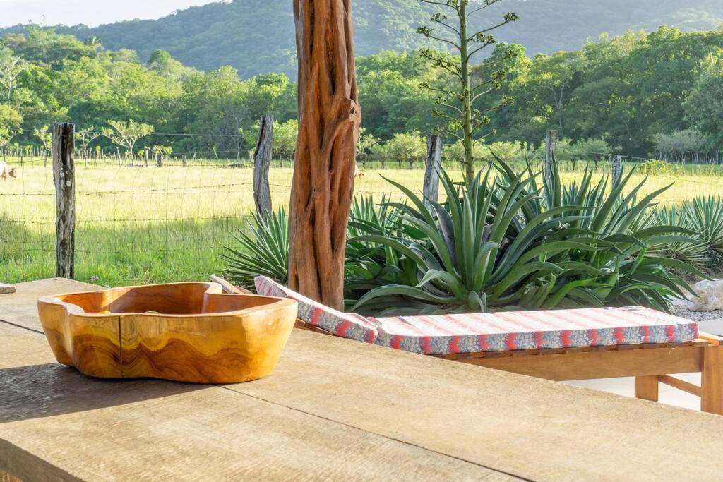 Samara Sunshine Retreat: Cozy Countryside Haven
