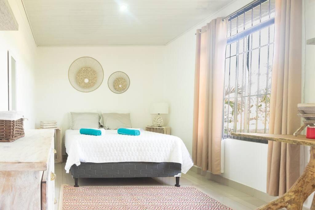 Samara Sunshine Retreat: Cozy Countryside Haven