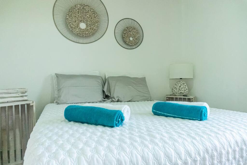Samara Sunshine Retreat: Cozy Countryside Haven