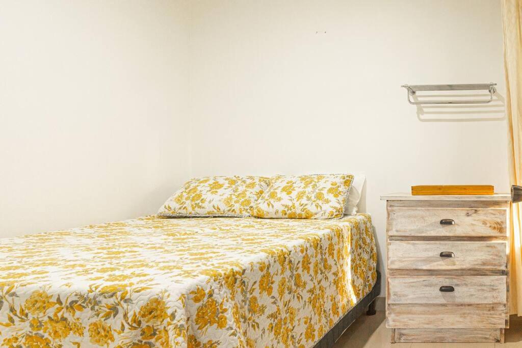 Samara Sunshine Retreat: Cozy Countryside Haven