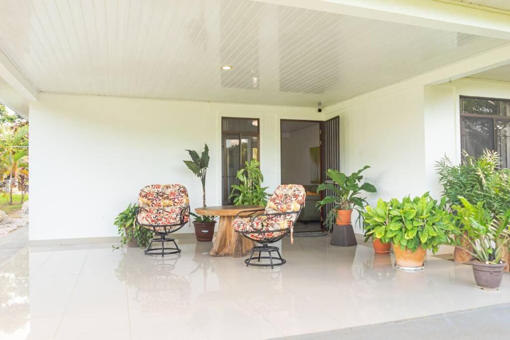 Samara Sunshine Retreat: Cozy Countryside Haven