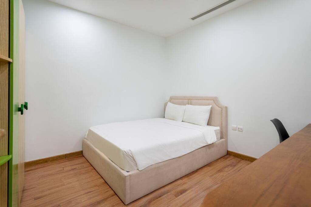 Lynhzz Housing- Vinhomes Royal City 2BR-R11620