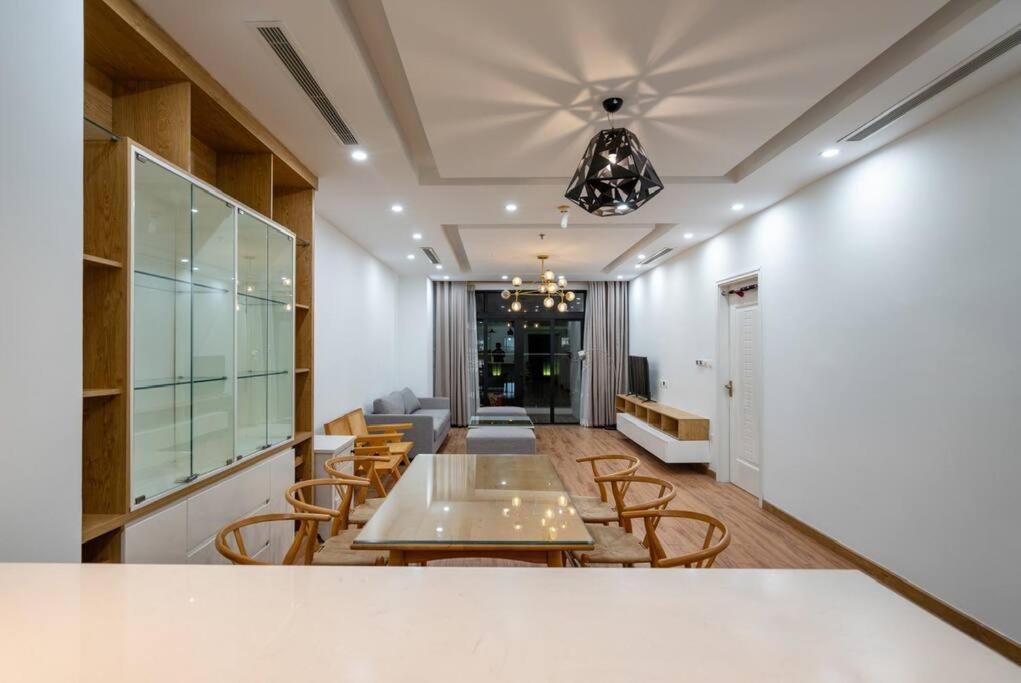 Lynhzz Housing- Vinhomes Royal City 2BR-R11620