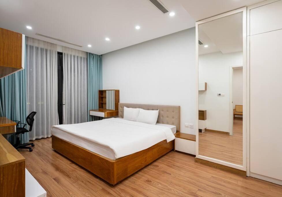 Lynhzz Housing- Vinhomes Royal City 2BR-R11620