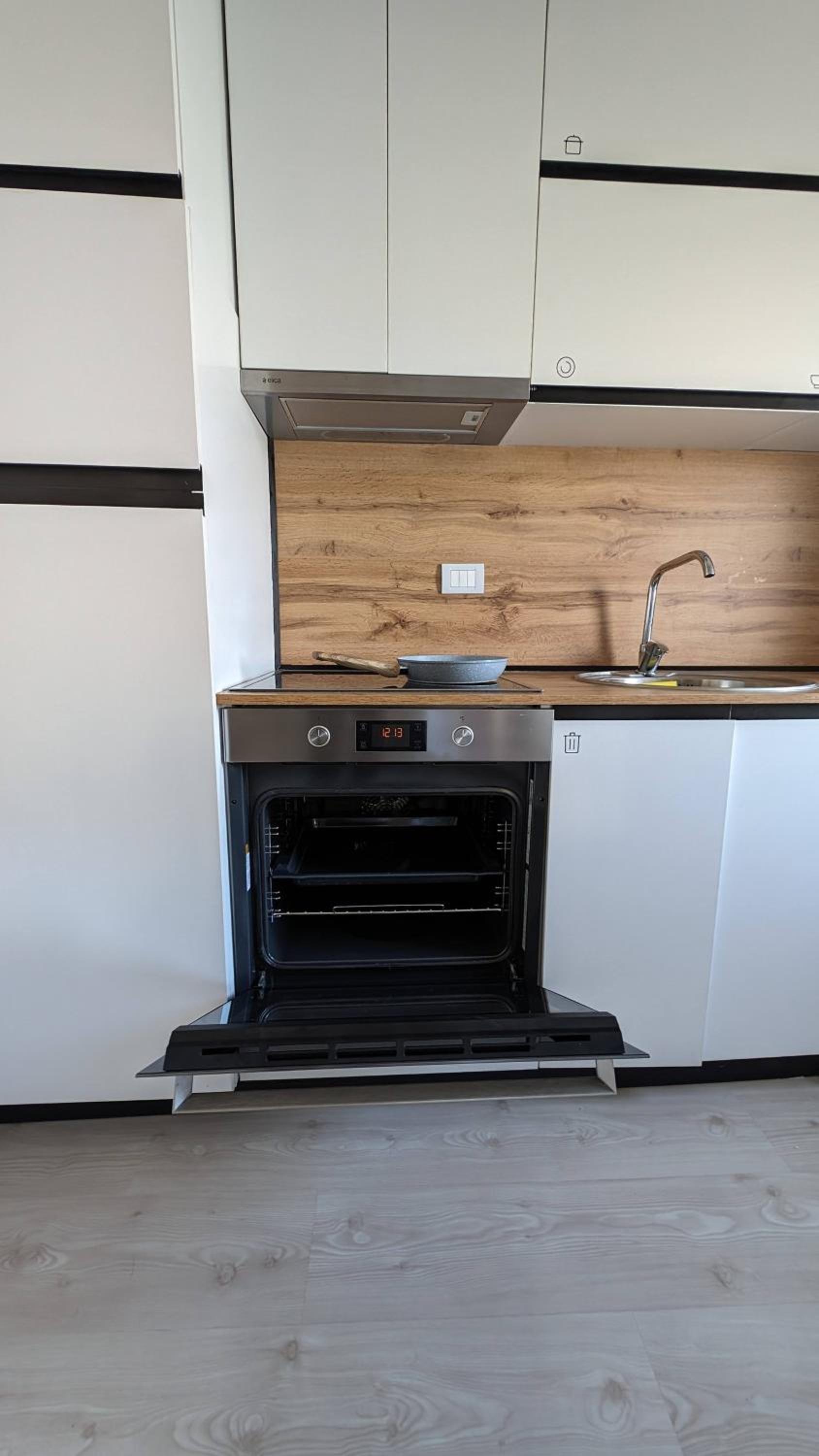 Modern Cozy Apartment 10 Min Walk to Skanderbeg Square