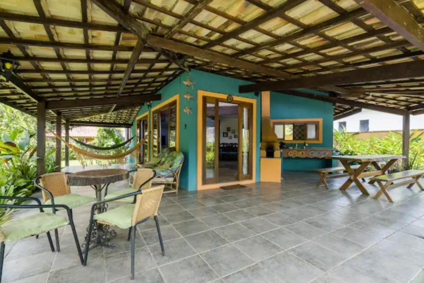 Casa rústica e aconchegante a 150 mts da praia