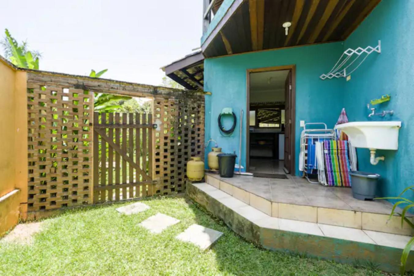 Casa rústica e aconchegante a 150 mts da praia