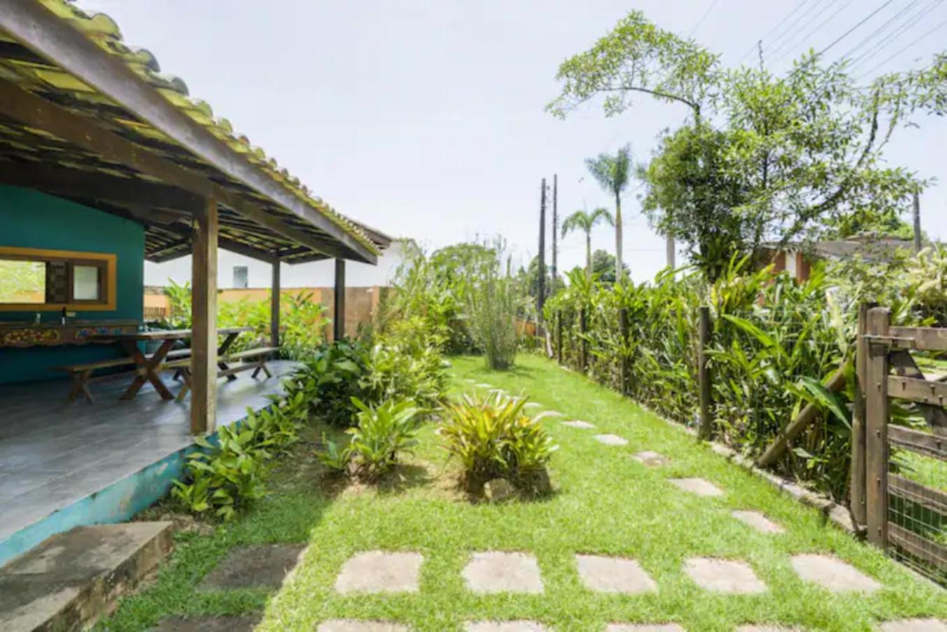 Casa rústica e aconchegante a 150 mts da praia
