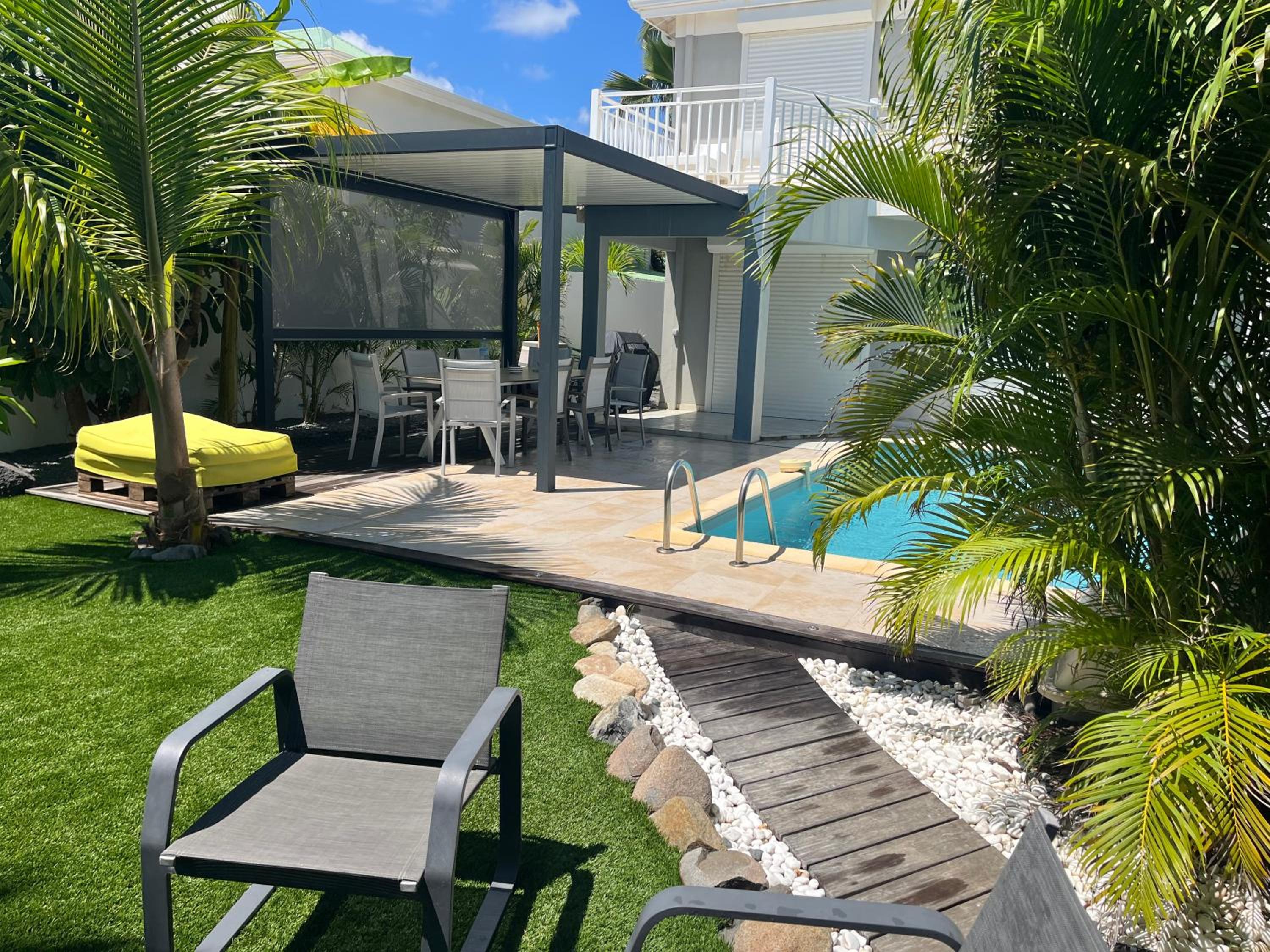 La villa Romah - 3 ch piscine - Baie Orientale view 2