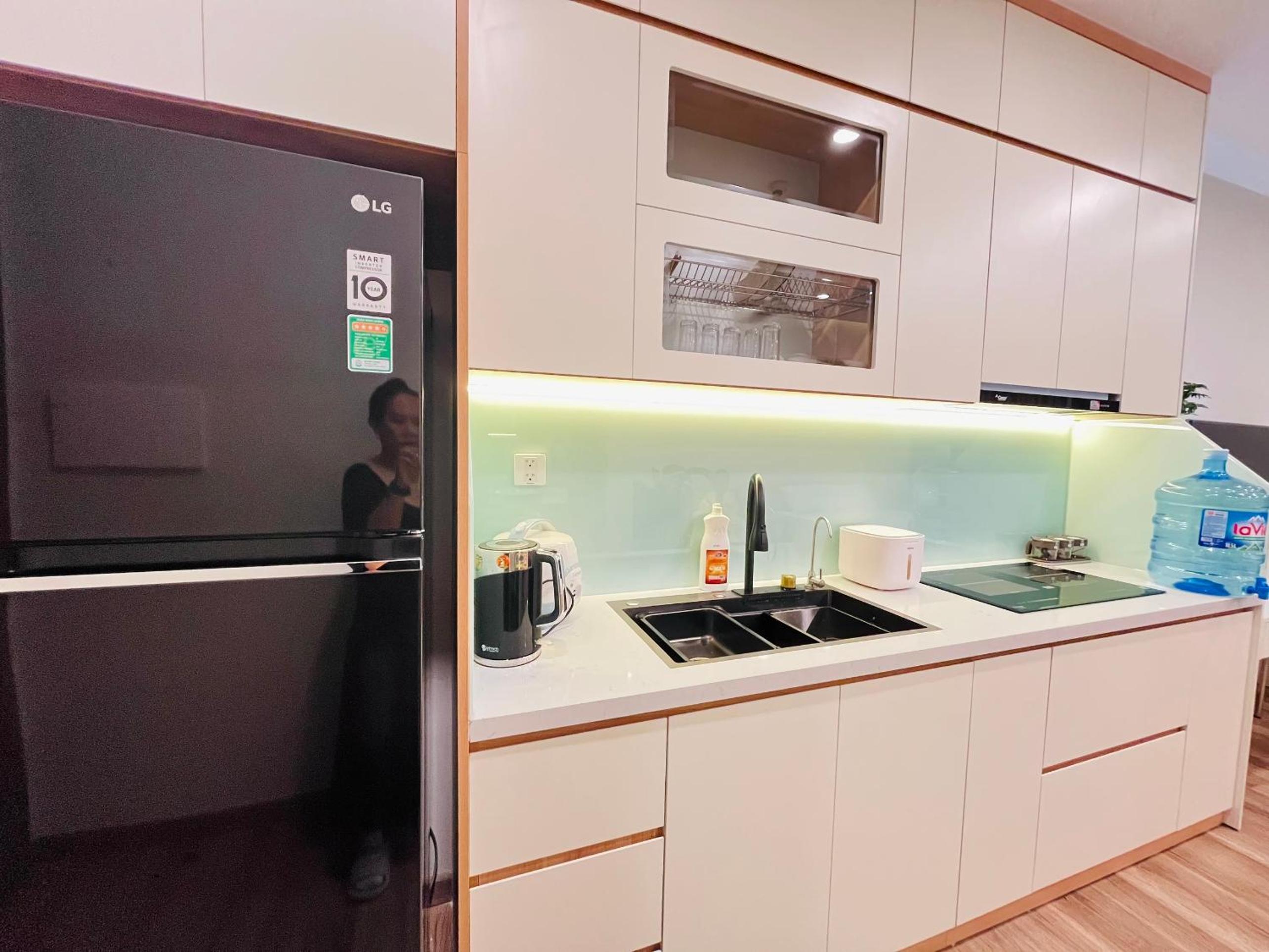 Sam's homestay- Swan lake studio apartment view 3
