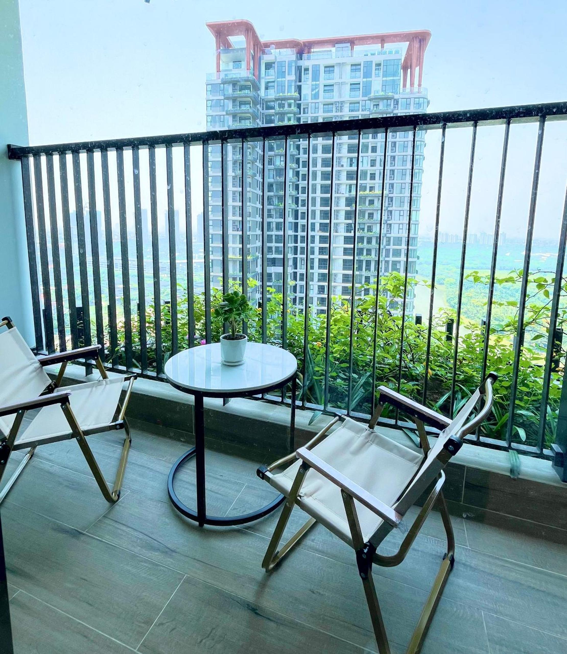 Sam's homestay- Swan lake studio apartment view 4