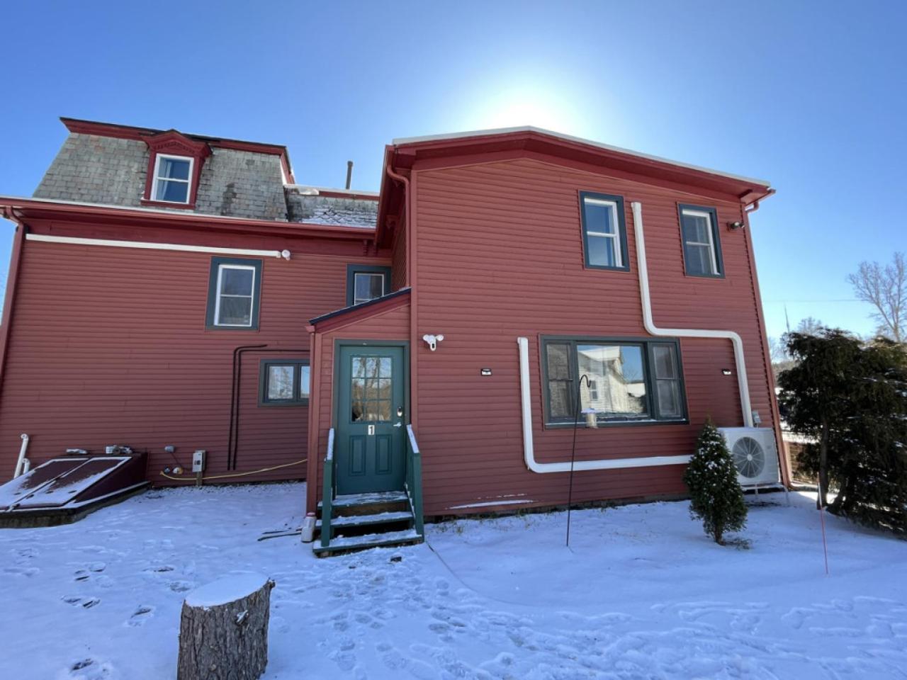 2 Bed Berkshire Apt minutes to Jiminy Peak Ski view 2