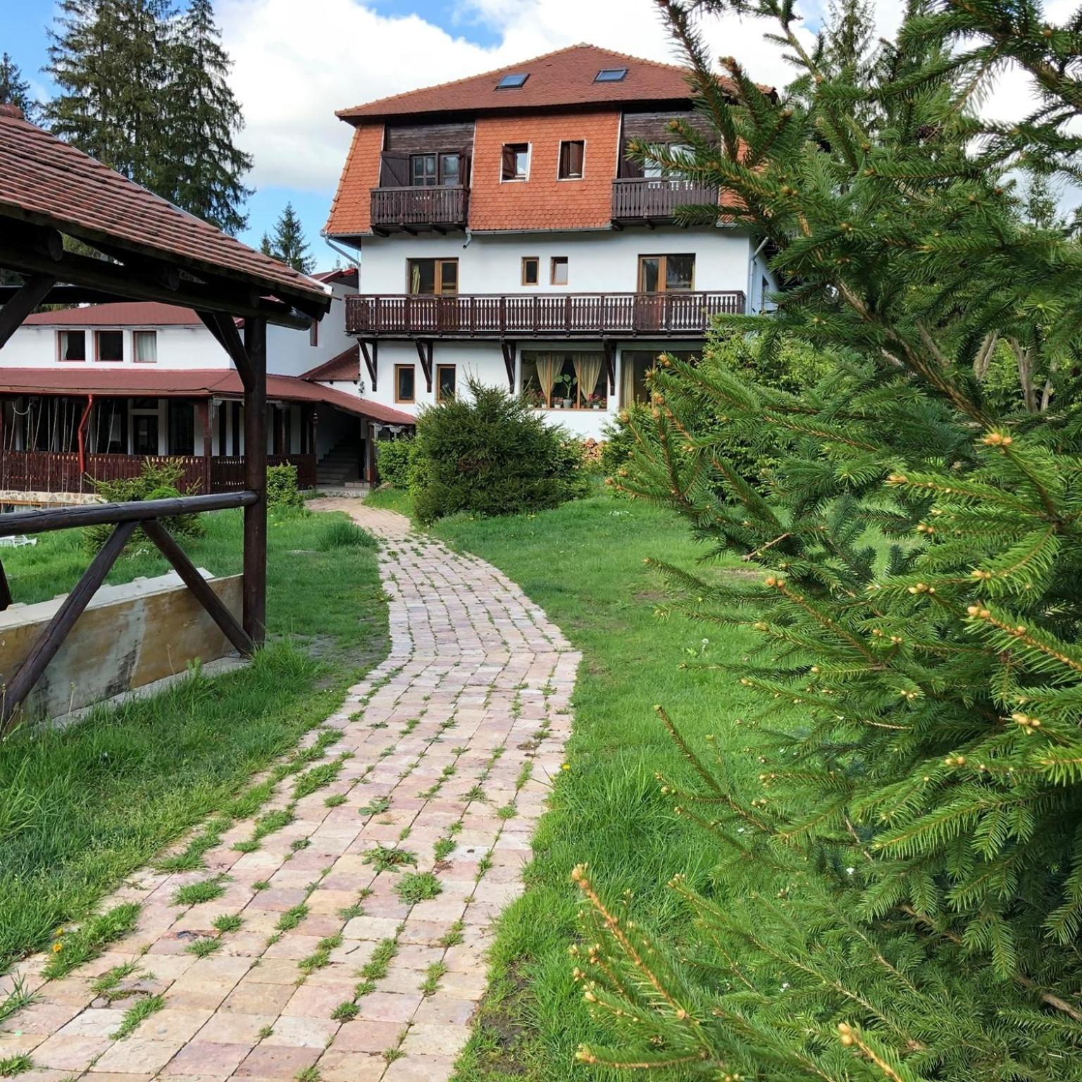 Hotel Stanca Soimilor - Image 1