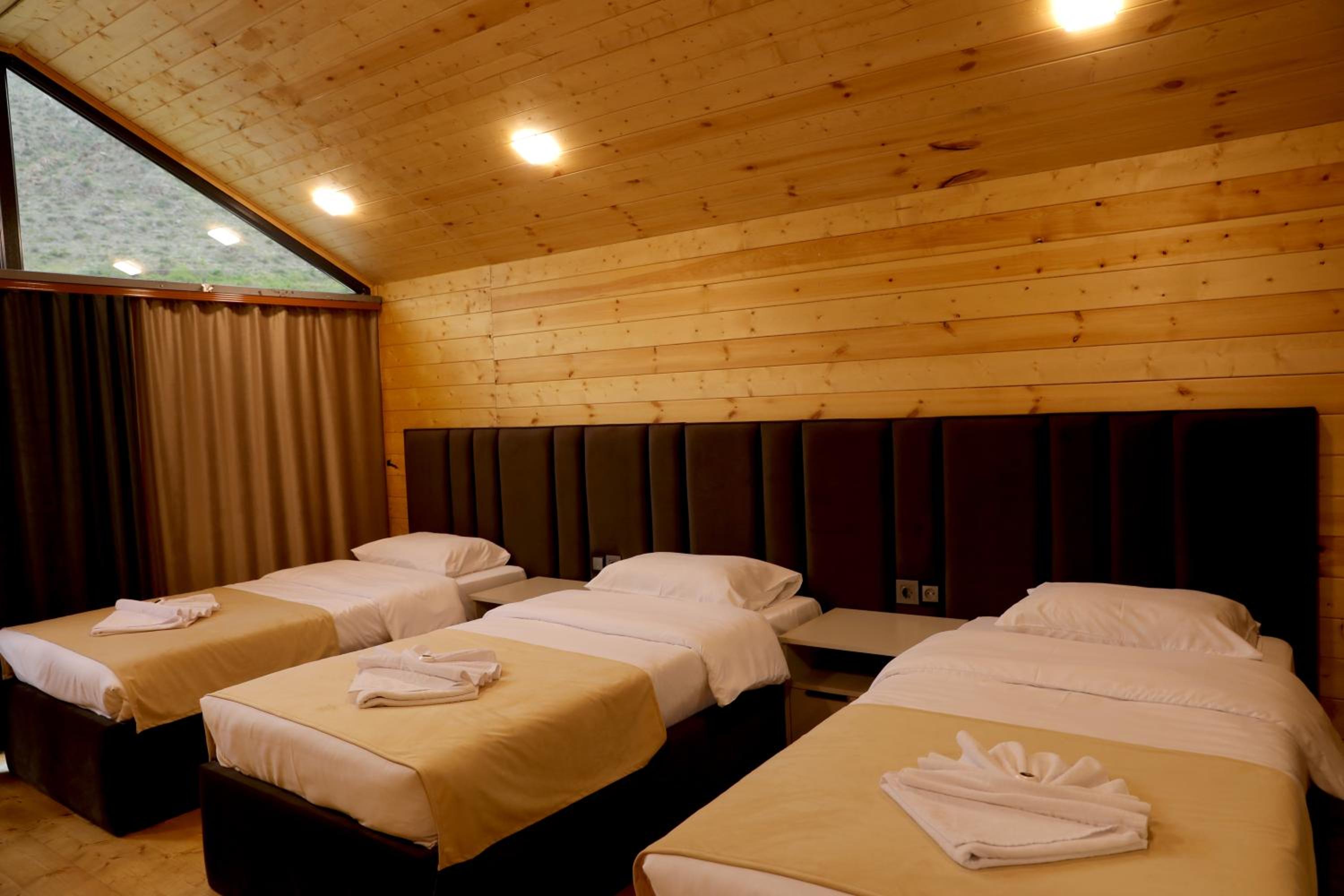 NICE HOUSE HOTEL Meghri