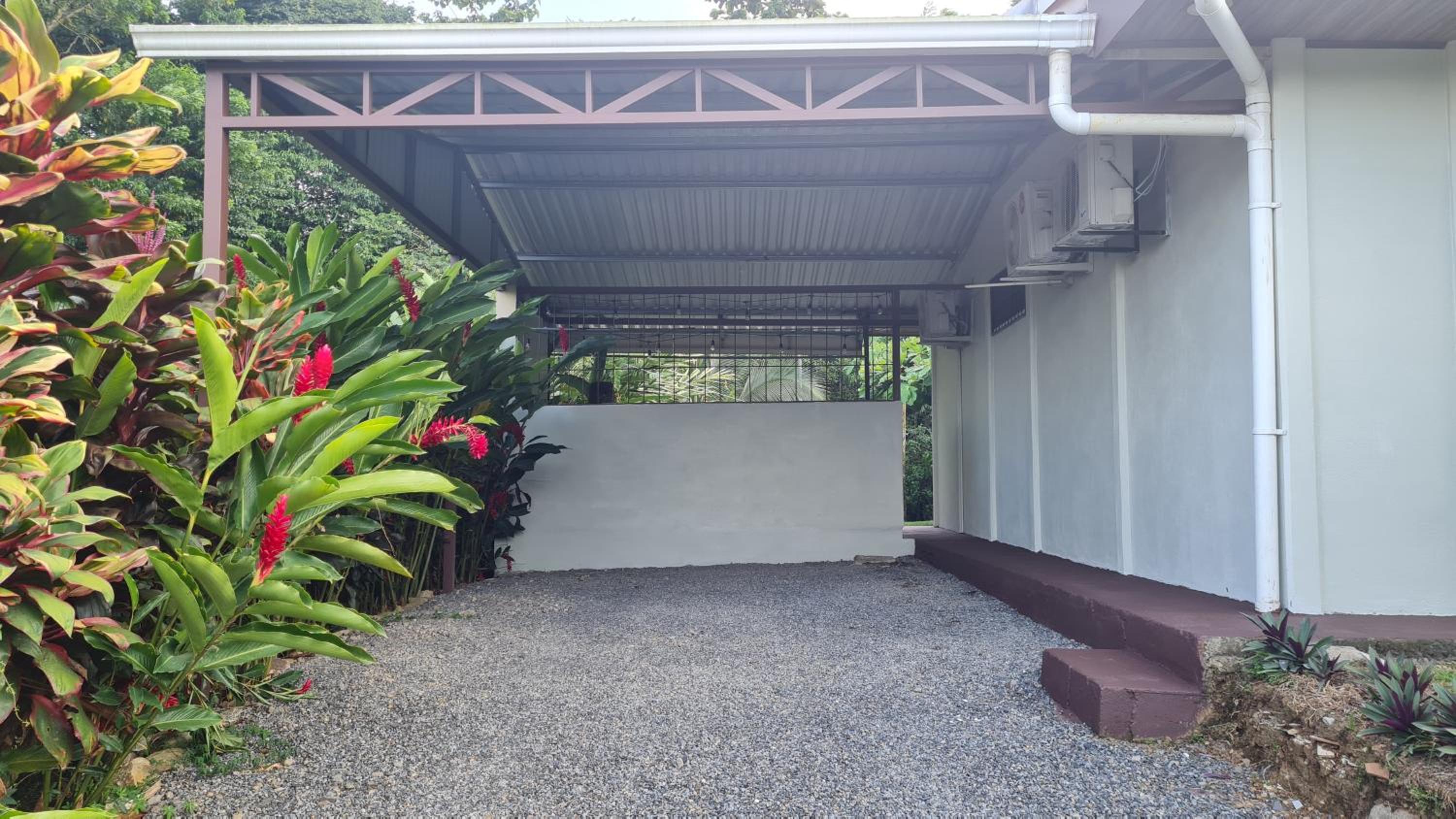 Arboledas house by the River,Forest and Gardens
