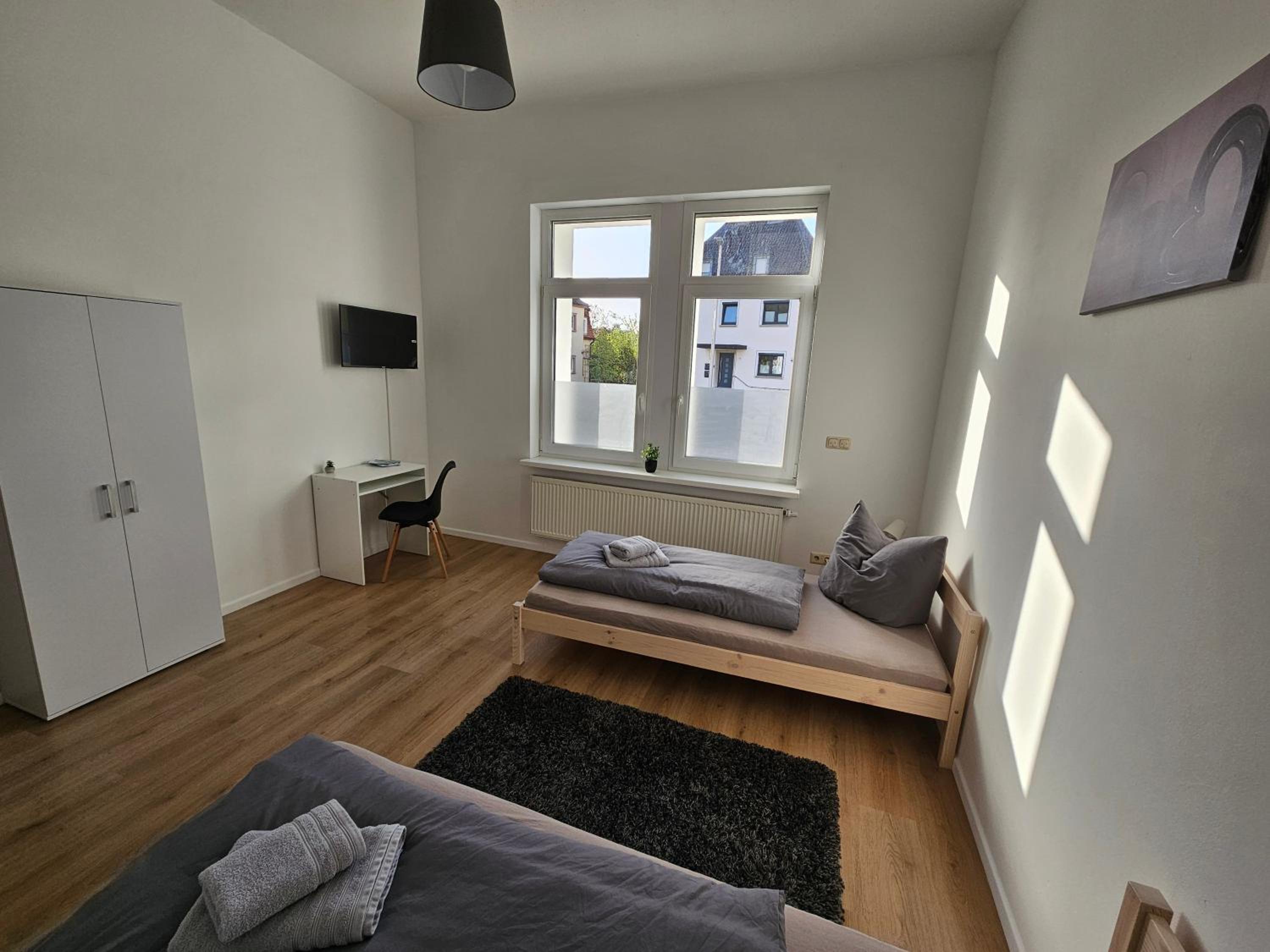 Evelyns Apartment, nahe der Therme und dem Zentrum, privat Parkplatz, Balkon, Highspeed-WLAN