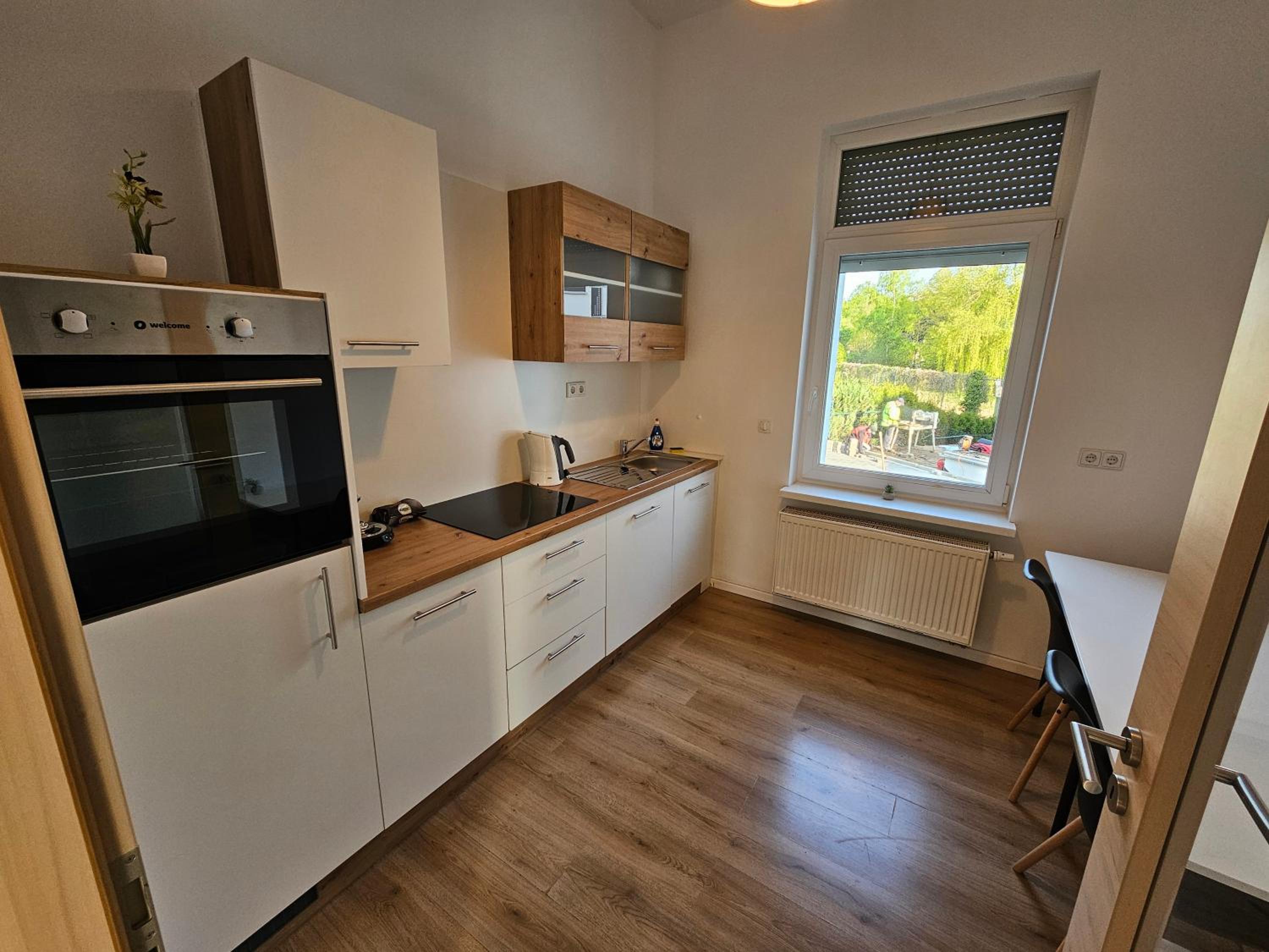 Evelyns Apartment, nahe der Therme und dem Zentrum, privat Parkplatz, Balkon, Highspeed-WLAN