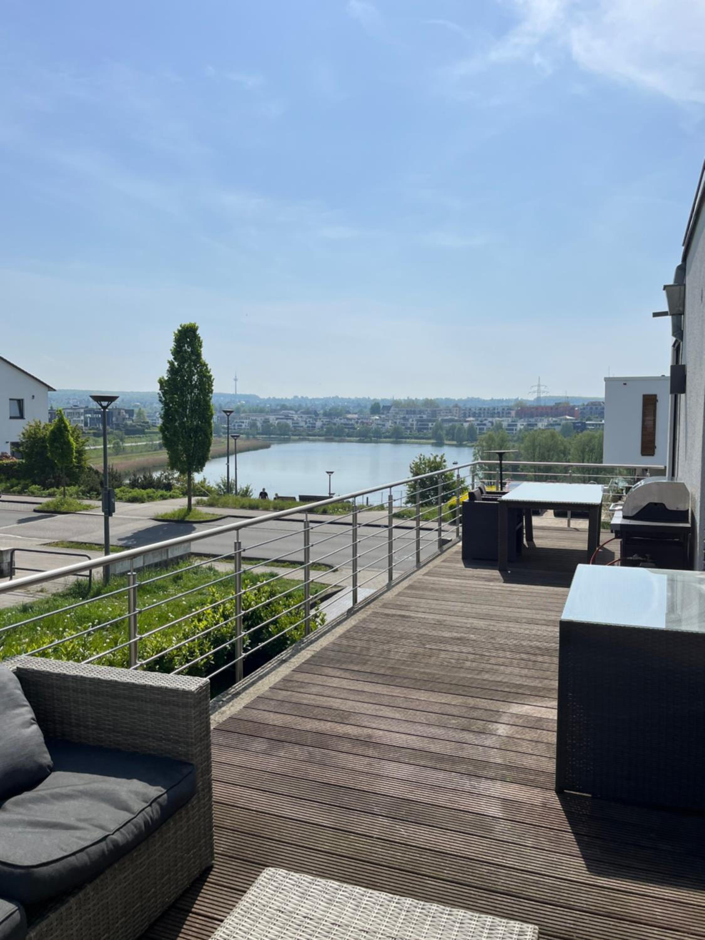 Haus mit Panoramablick auf den Phönixsee