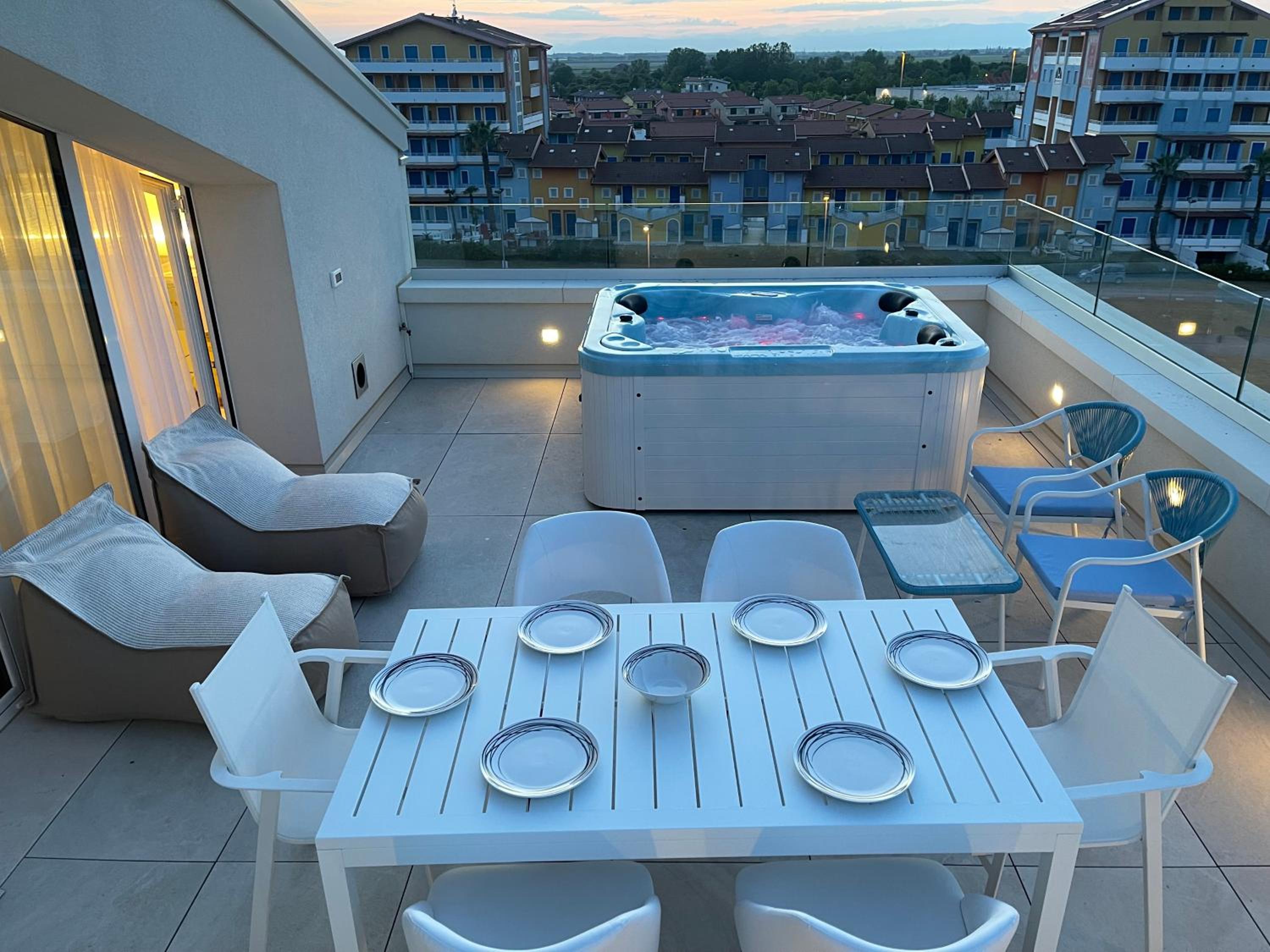 Haus Margarete - Attico Infinity Vista Mare con Jacuzzi - Agenzia Cocal photo 2